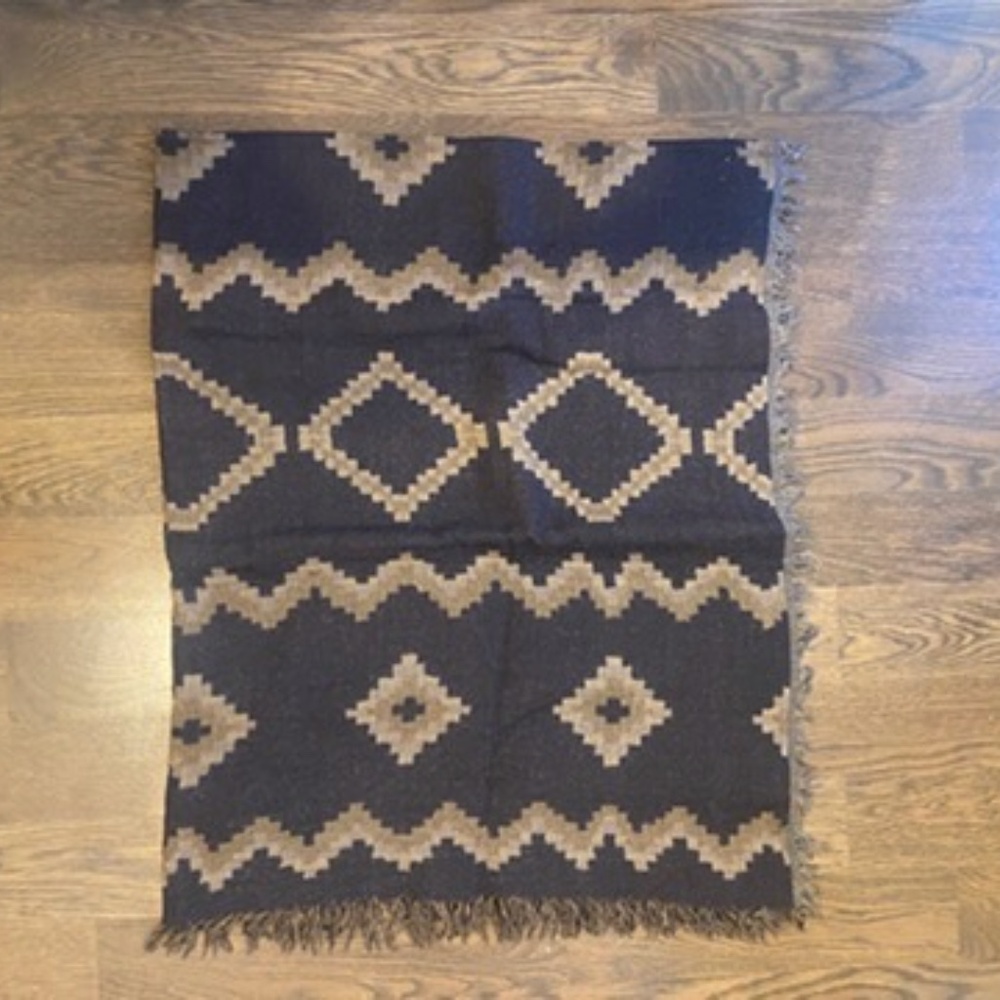 Aritzia Wool Reversible Blanket Scarf - Tan Gray
